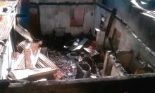 Deux familles se trouvent sans toit