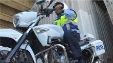 Bambous : accident entre un motard de la police et une voiture