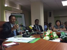 Sacs plastique: Raj Dayal rejette la demande des fabricants