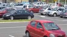 Parc automobile: 21 412 véhicules de plus en 2015