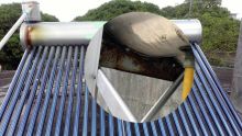 Chauffe-eau solaire faussement inoxydable: le client dénonce la manière de faire du fournisseur