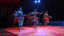 Quand la troupe de Samoa fait son cirque
