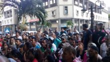 Port-Louis : des marchands ambulants veulent passer la nuit dans la rue