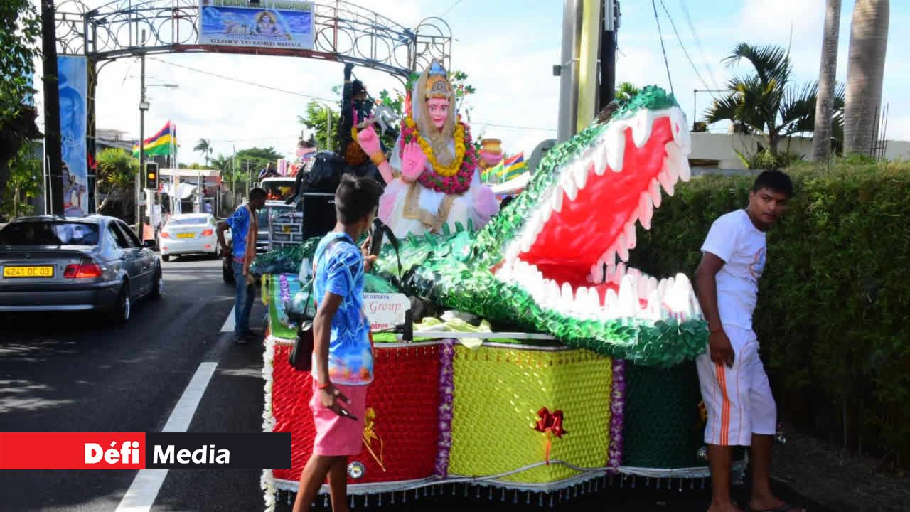 Le crocodile est une fois de plus présent cette année parmi les ‘kanwars’. Maha Shivaratri