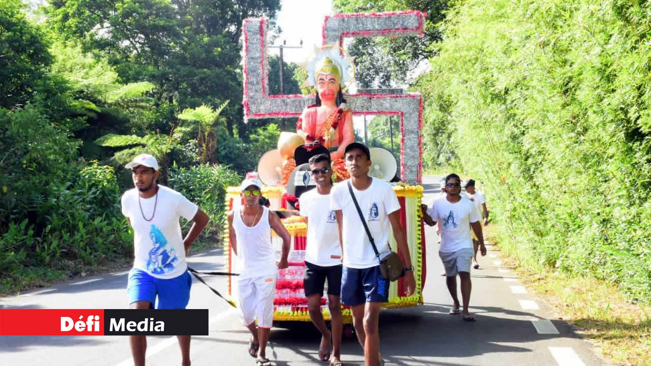 C’est dans la ferveur que les dévots entament leur pèlerinage. Maha Shivaratri
