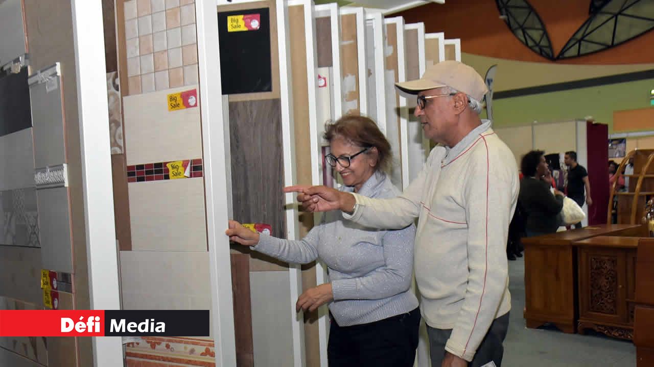 Les revêtements de sol avaient le vent en poupe chez Home Mart. Salon du Déstockage