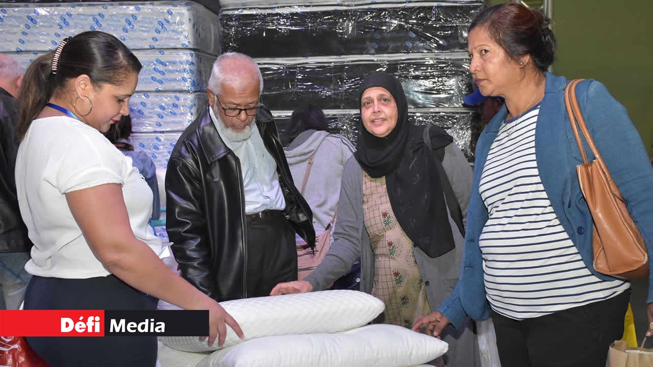 Soft Dream Mattress a appliqué des rabais sur ses oreillers et matelas. Salon du Déstockage