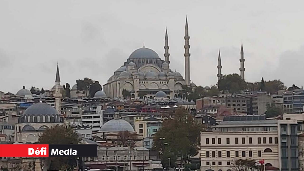 Istanbul est une ville qui abrite 20 millions d’habitants. Comme New-York, elle ne dort jamais.