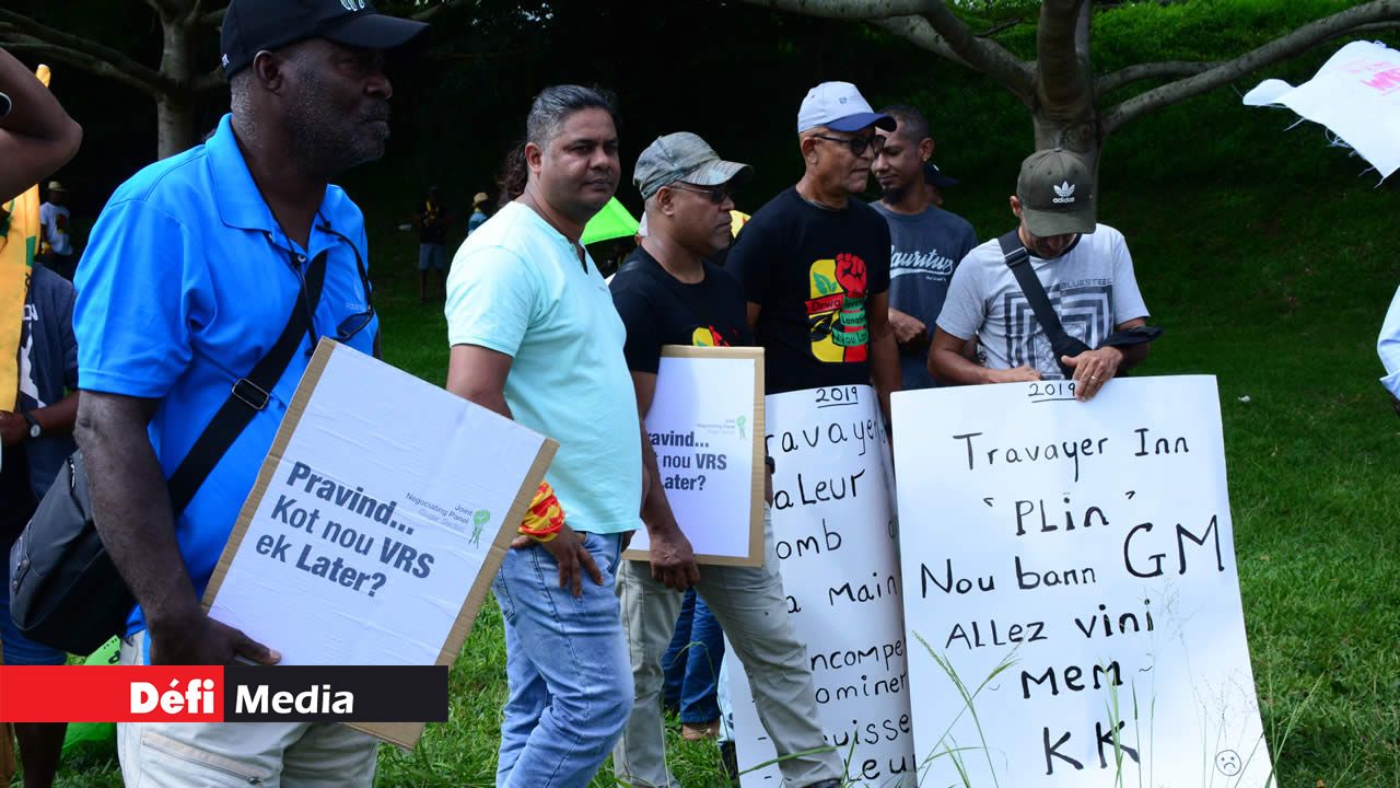 Les membres du JNP lors de la marche syndicale.