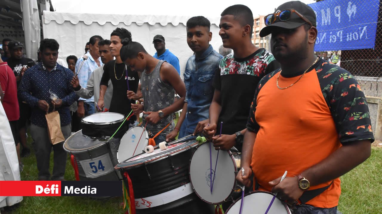 Les tambours ont retenti au meeting du PMSD.