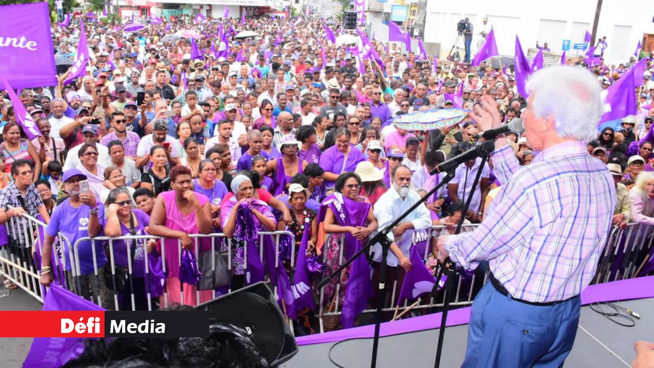 Paul Bérenger s’adressant à l’assistance, le 1er mai. 