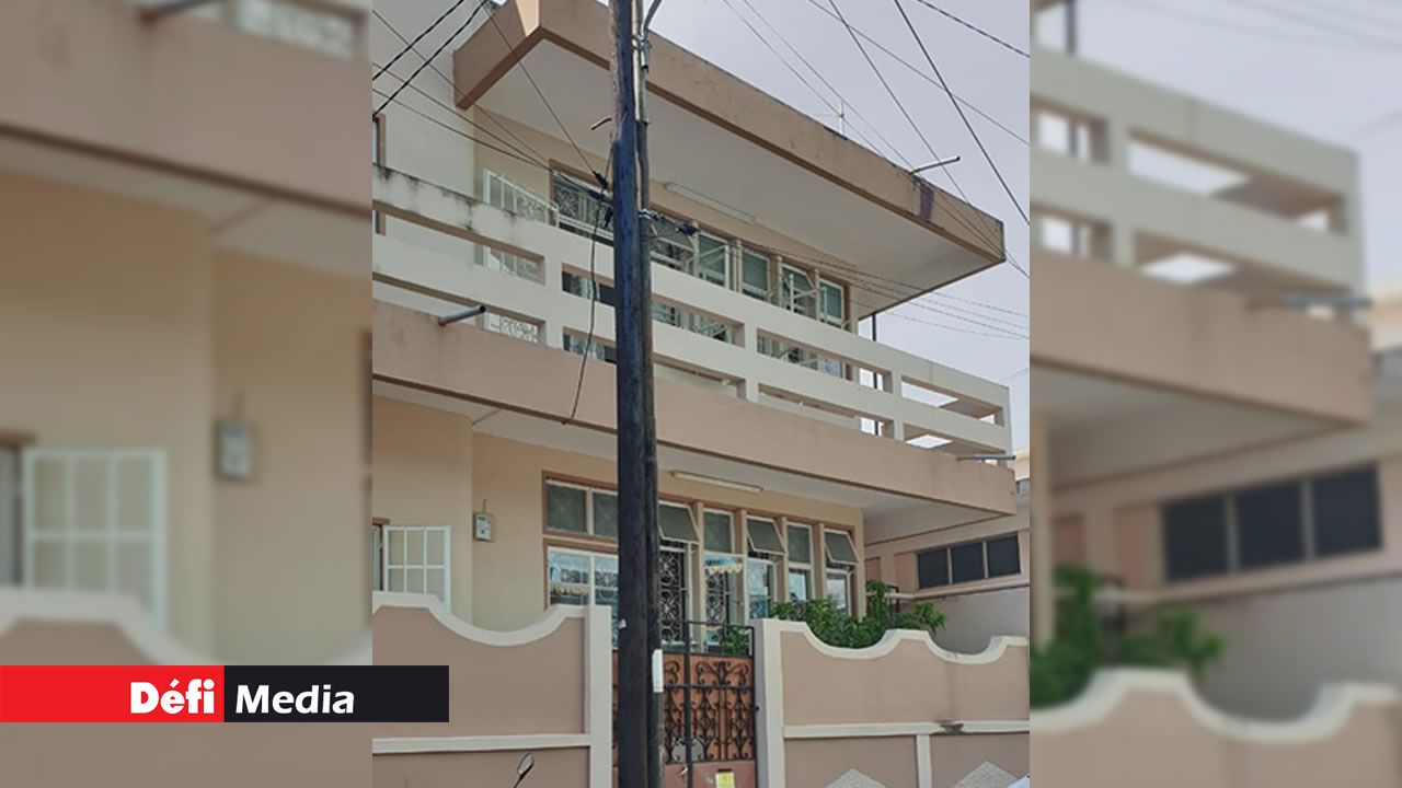 Habibullah Tegally a fait une chute du premier étage de sa maison.