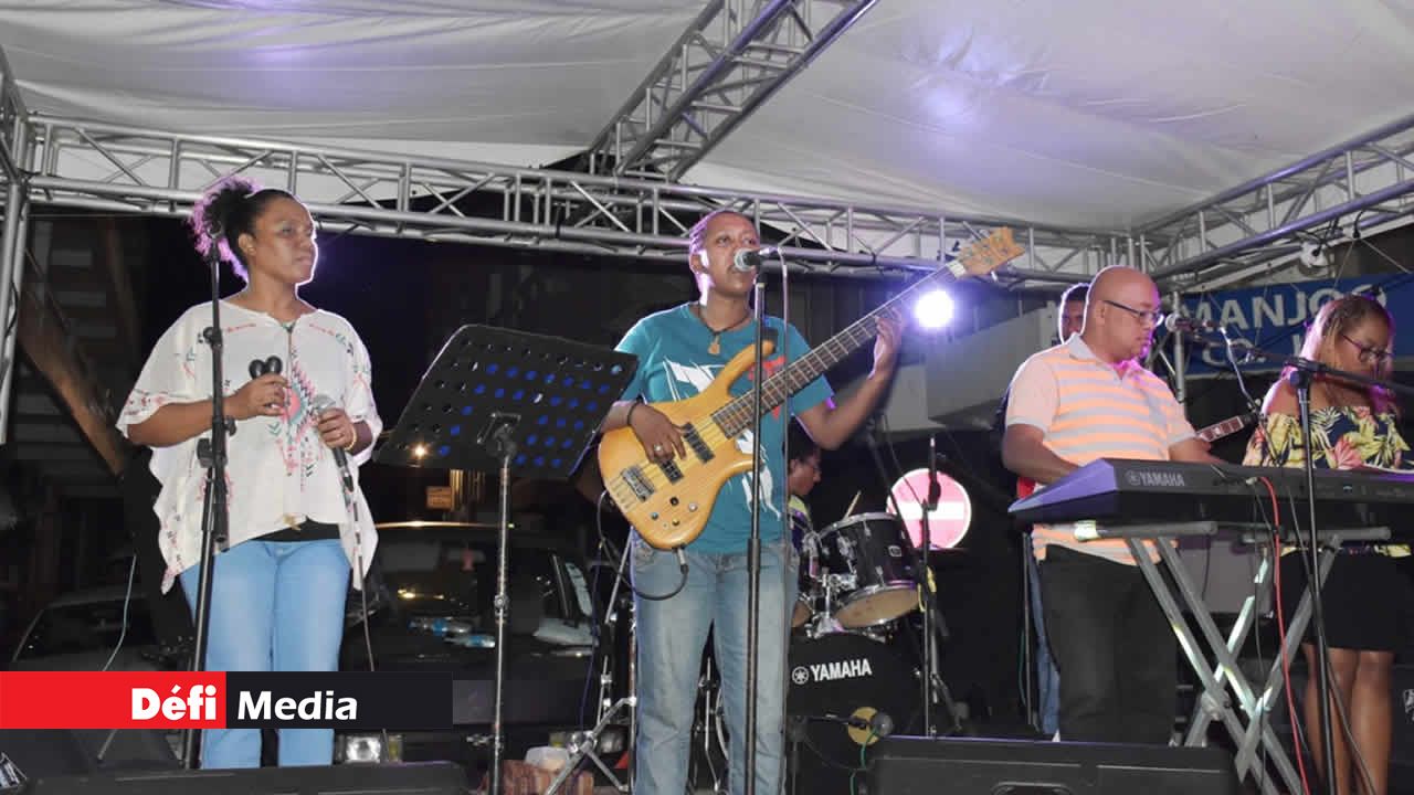Spectacles, danses et chants pour le plus grand plaisir du public. Port-Louis fête sa cité