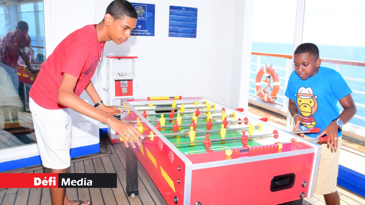 Moment de detente pour les jeunes.