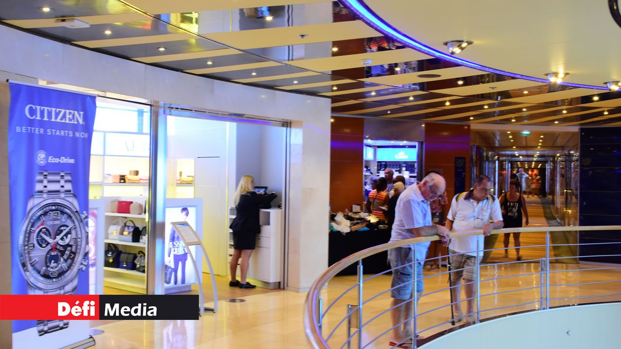 Un magnifique salon au design bien raffiné.