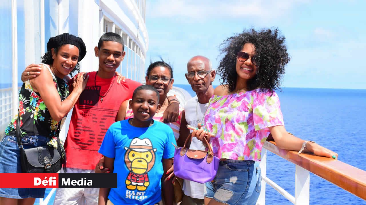 La famille Pothiah au grand complet pour les vacances.