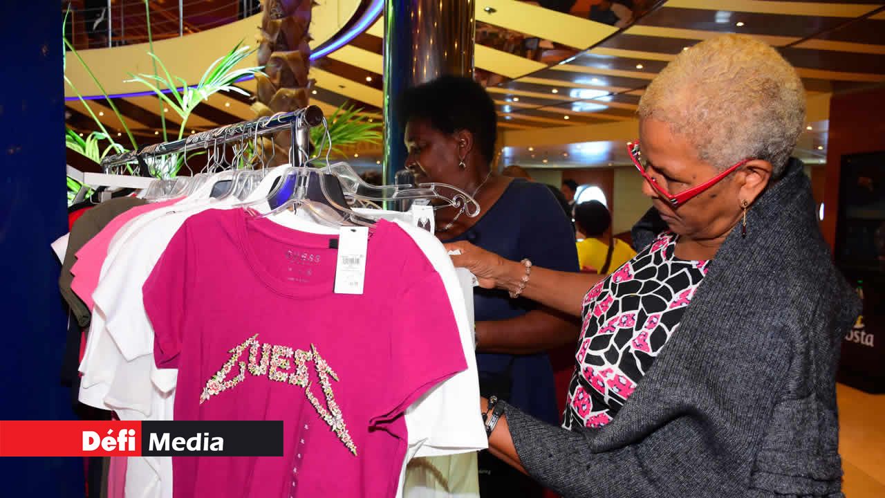 Achat de prêt-à-porter.