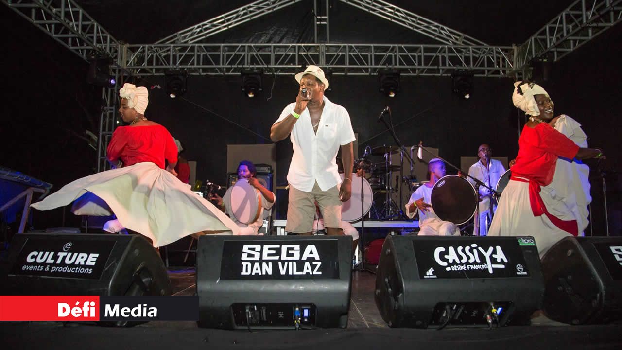 Le premier des cinq concerts s’est tenu le 15 février, à l’amphithéâtre de Pointe-Canon, Mahébourg. Sega dan vilaz