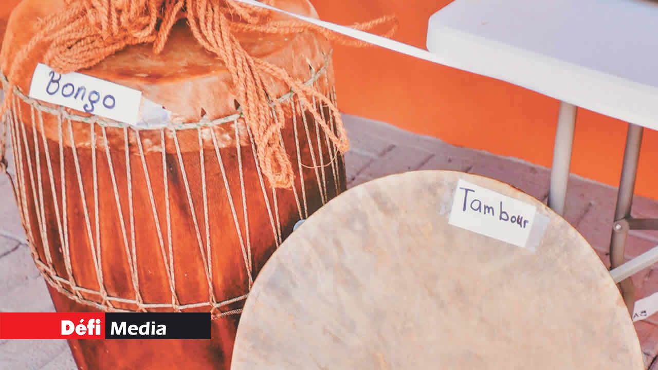 Le Bongo et le tambour, instruments traditionnels chagossiens.