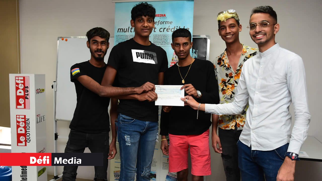 Fidèle à son habitude, l’équipe ‘Untold’ prend la sixième place et repart avec un chèque de Rs.1000.