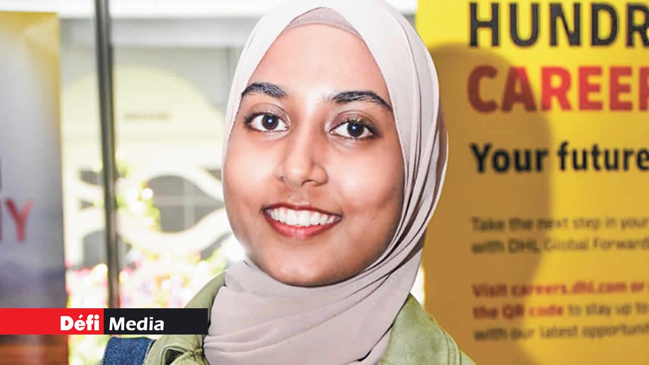 Hudaa Pokeerbux, 19 ans, a fait le déplacement pour s’enquérir des opportunités de carrières en Australie et au Canada.