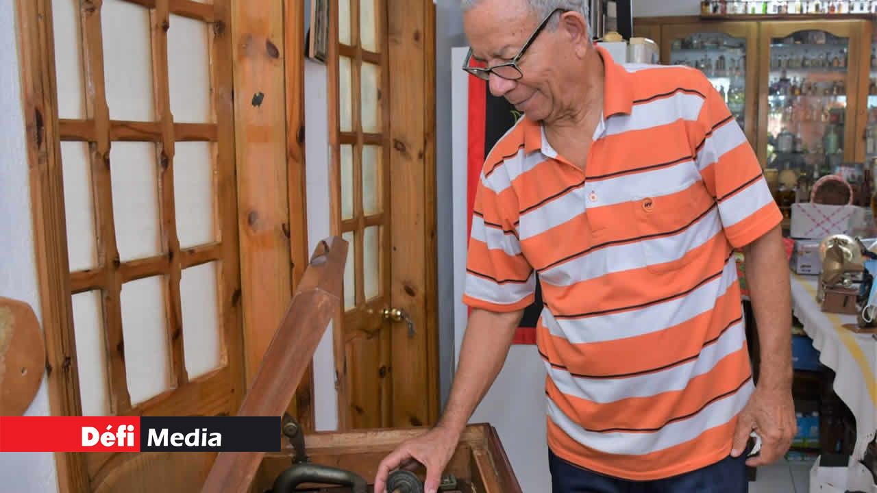 Grâce au gramophone reçu en cadeau d’un proche, José et Marieline Lenette peuvent toujours apprécier la musique qui jouait autrefois lors des fêtes.