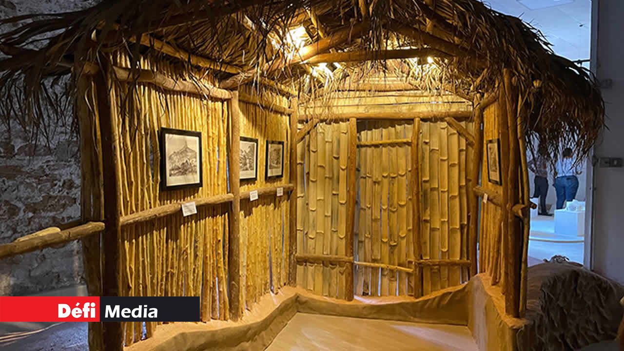 Découverte saisissante : une réplique fidèle des habitations des esclaves.