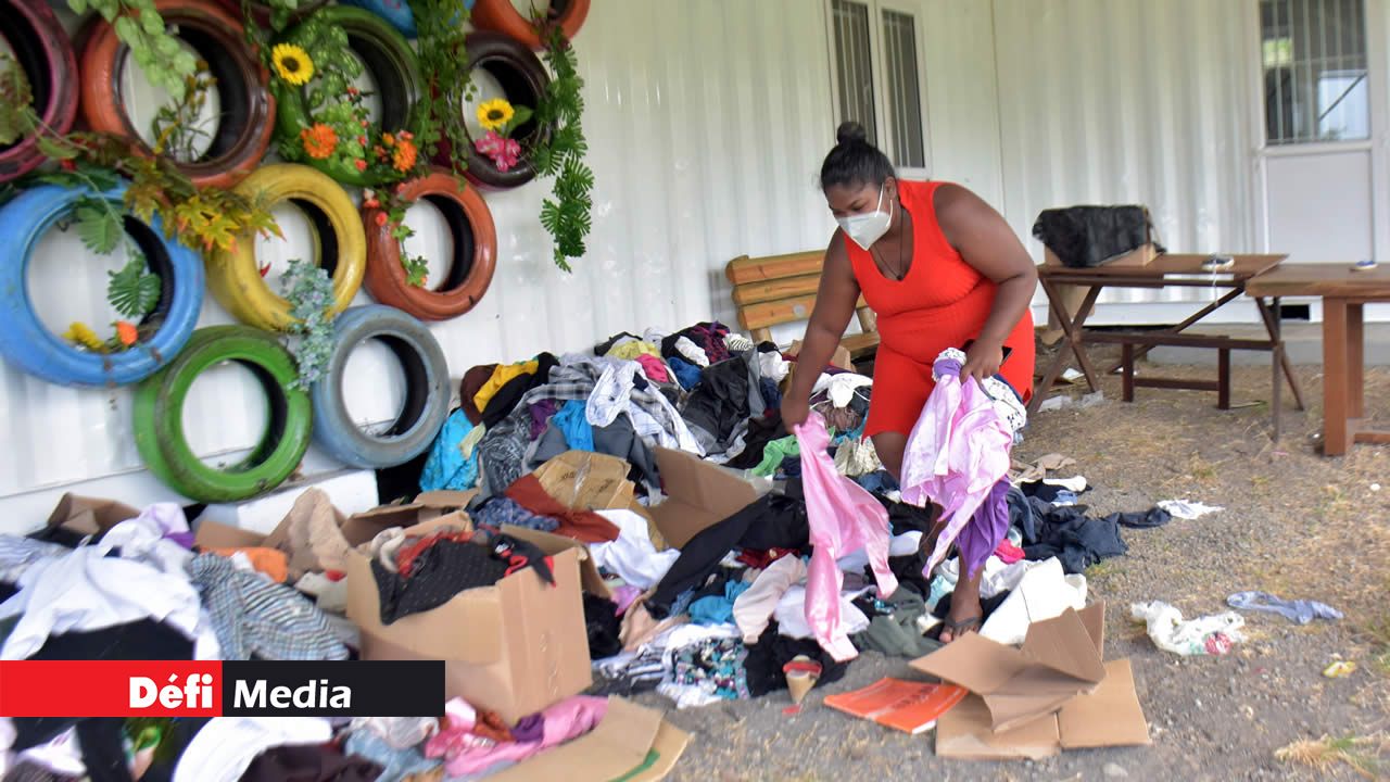 Des vêtements reçus pour les habitants.