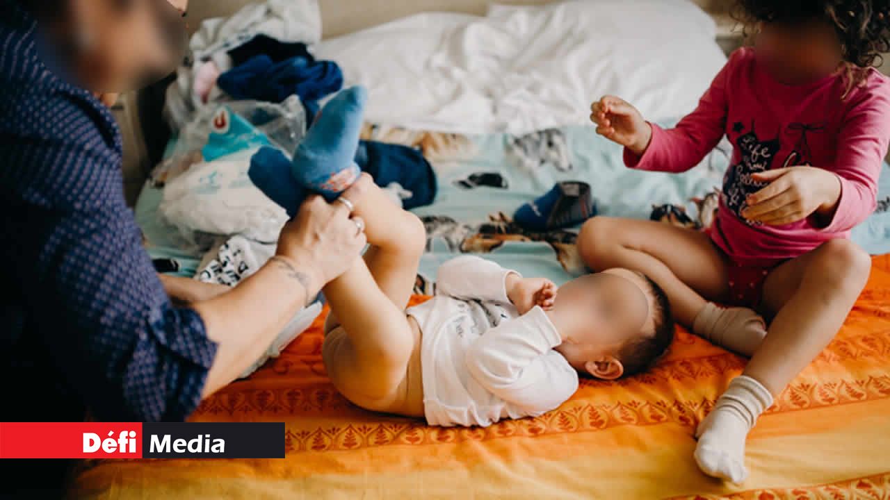 Meena, 50 ans, s'occupant de Théo. grands-parents