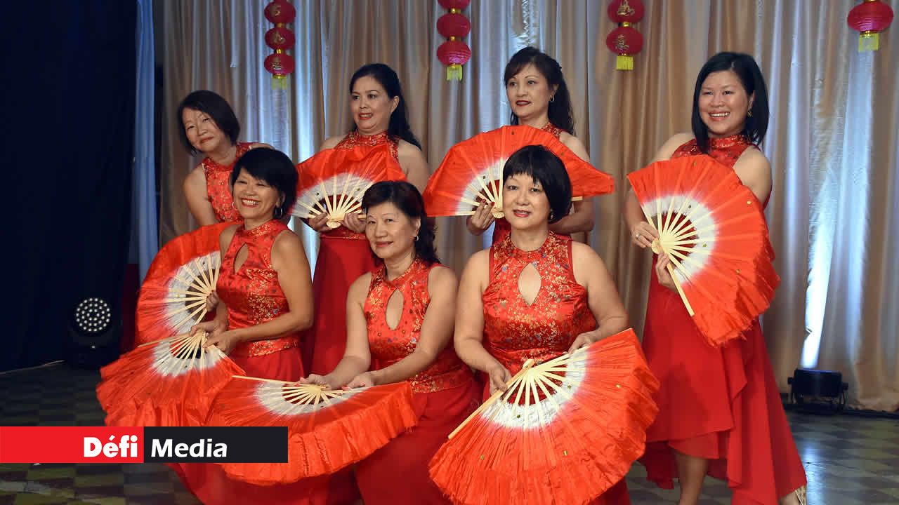 Le Groupe Ei Lance Dancer de Trianon, sur une dance chinoise pour souhaiter la bienvenue au Nouvel An. Nouvel An chinois