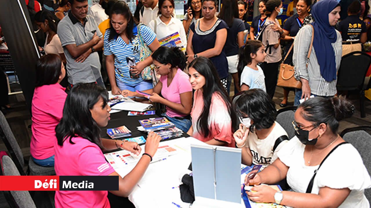 Le stand de la Middlesex University Mauritius a remporté un vif succès. Les visiteurs étaient nombreux à venir se renseigner sur les cours proposés, notamment Information Technology, Computer Science, entre autres.