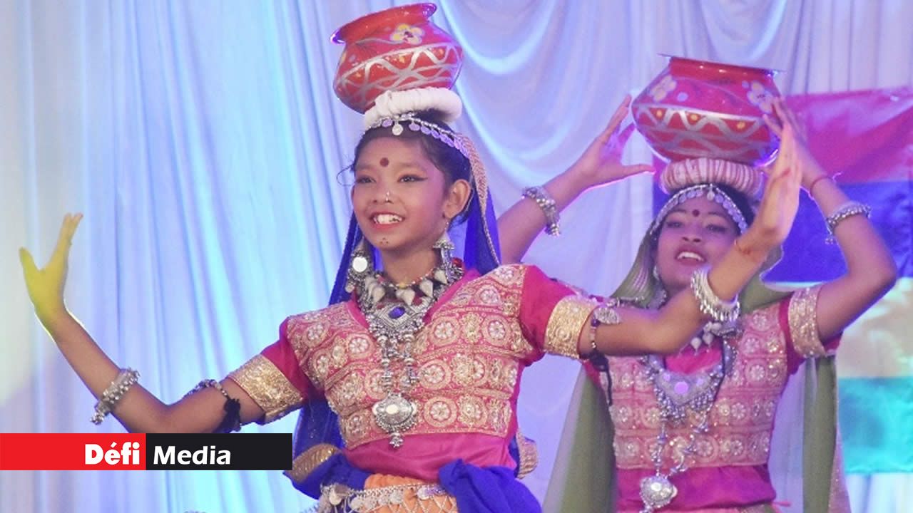 Des danses rythment la célebration. Des danses rythment la célebration.