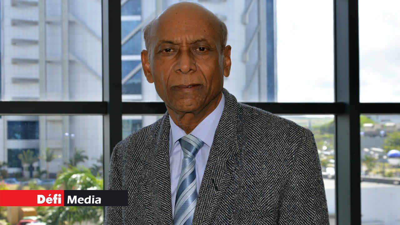 Beejaye Coomar Appanna a démarré au Pay Research Bureau en 1979.