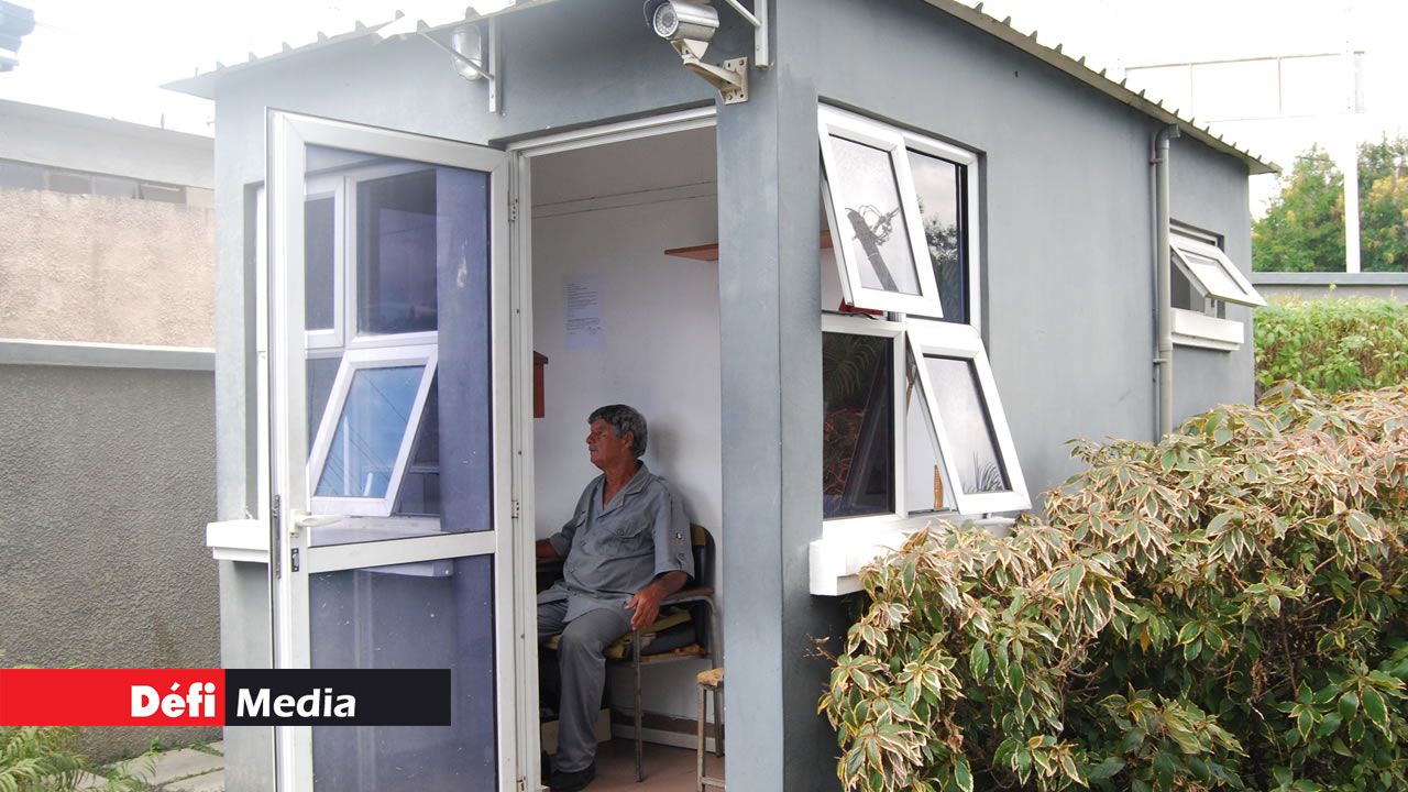 Gardiennage : le comité ministériel veut limiter l’âge des vigiles