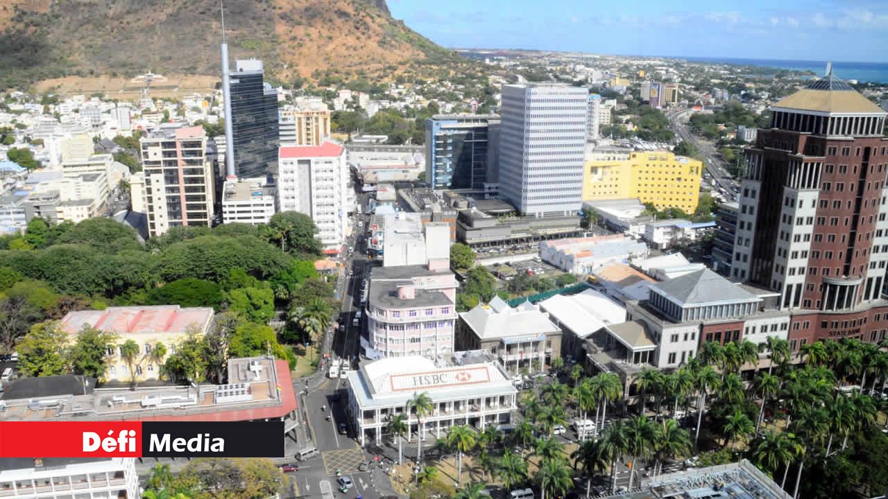 La plupart des membres de la diaspora travaillent dans les services financiers. 