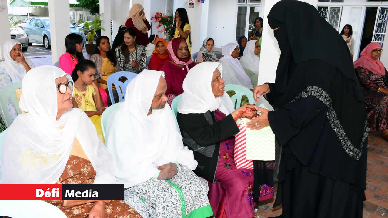 La journée marquée par la distribution de cadeaux par un groupe de voisins de Pailles. Eid ul-Fitr