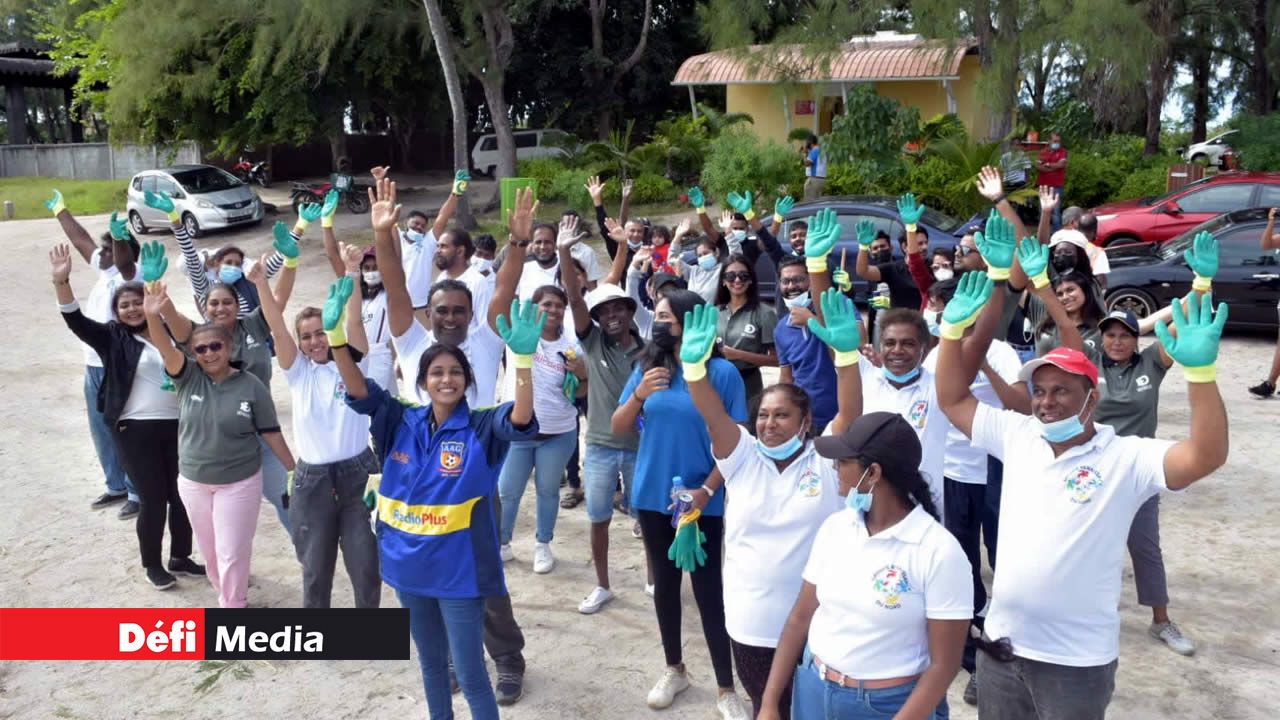 Les activités écologiques organisées par Le Défi Vert, Défi Digital et TéléPlus se sont poursuivies hier à Pointe-aux-Piments.