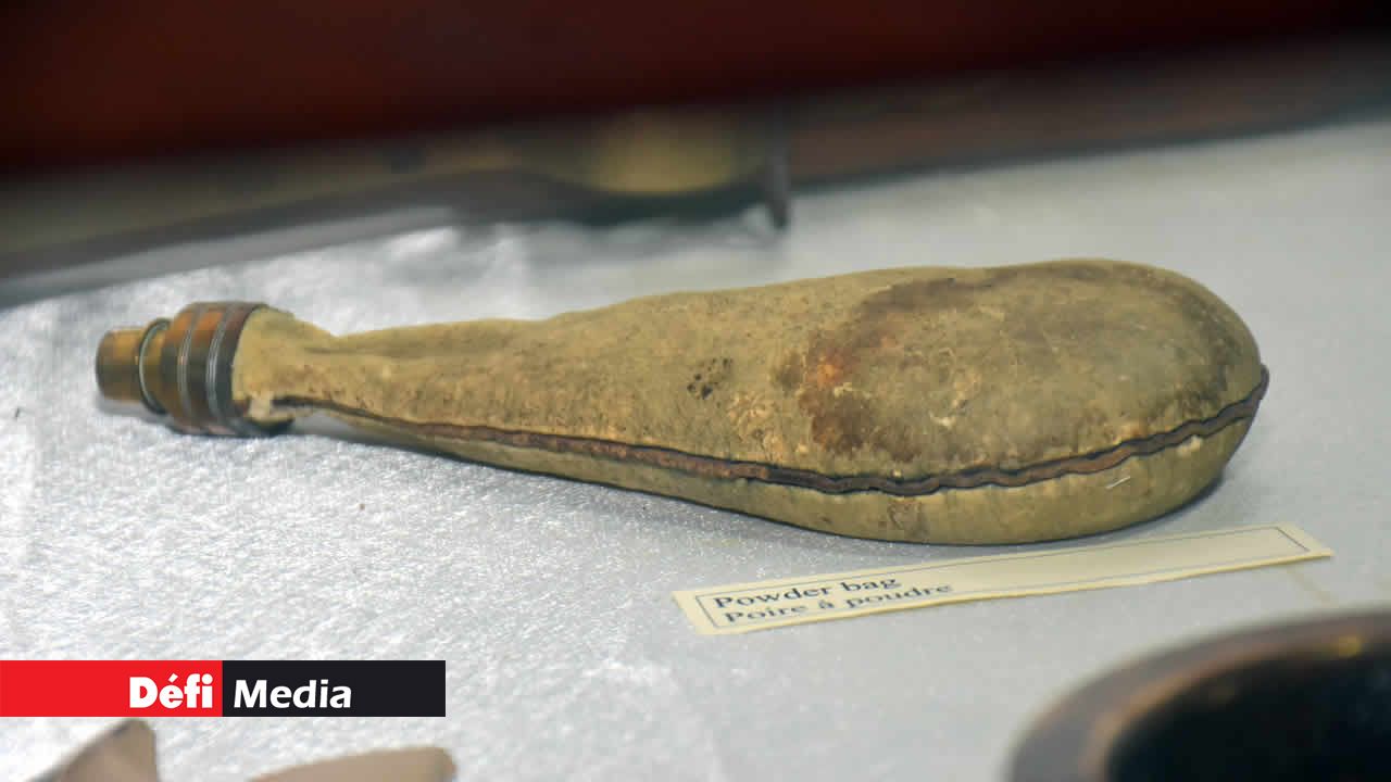 Poire à poudre. La Tour Martello