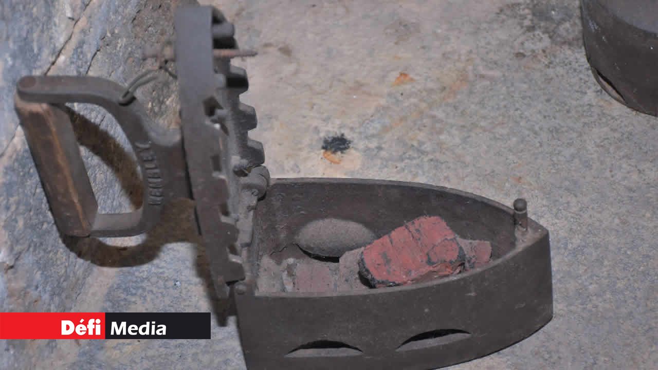 Un fer à répasser rustique . La Tour Martello