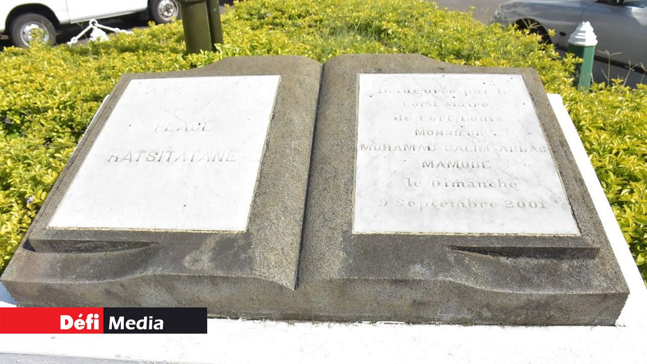 Le Ratsitatane Square où trône une stèle installée pour commémorer la mémoire de prince rebel malgache pendu par les Français à l’ère coloniale.