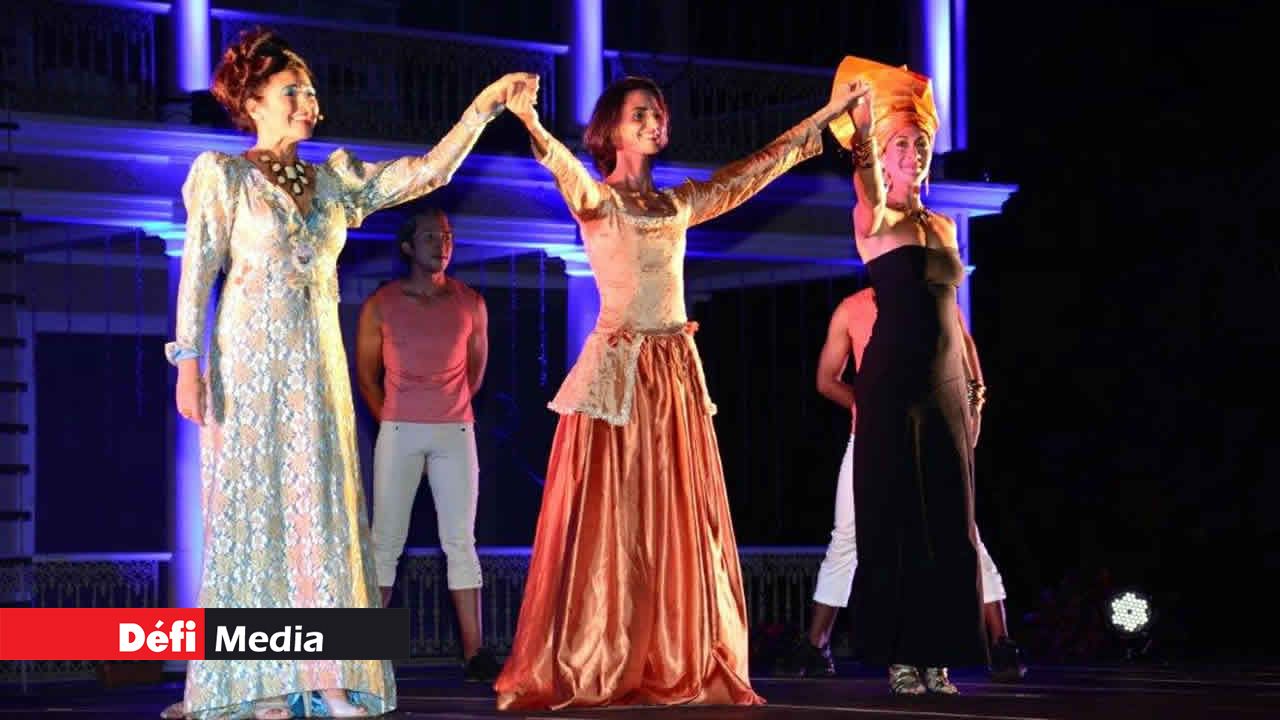 Véronique Zuël et les danseurs d’Eva Dalais font partie du spectacle.