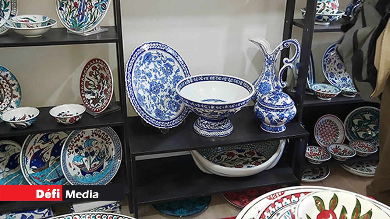 Les artisans potiers de la ville d’Iznik font des merveilles et chacune des pièces est peinte à la main.