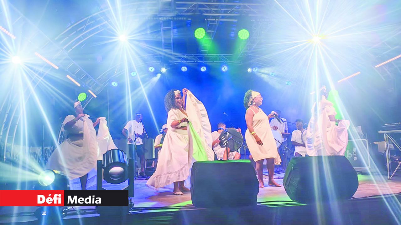 Le groupe Dan Zil, originaire d’Agaléga, a enchaîné avec une prestation empreinte de tradition.