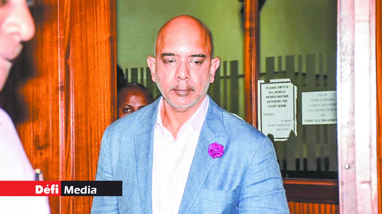 Arrêté pour complot, Sanjiv Ramdanee, le beau-frère de Pravind Jugnauth, a été libéré sous caution mercredi 3 décembre.