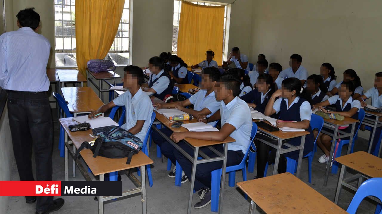 Le comportement de certains élèves fait voir de toutes les couleurs aux enseignants.