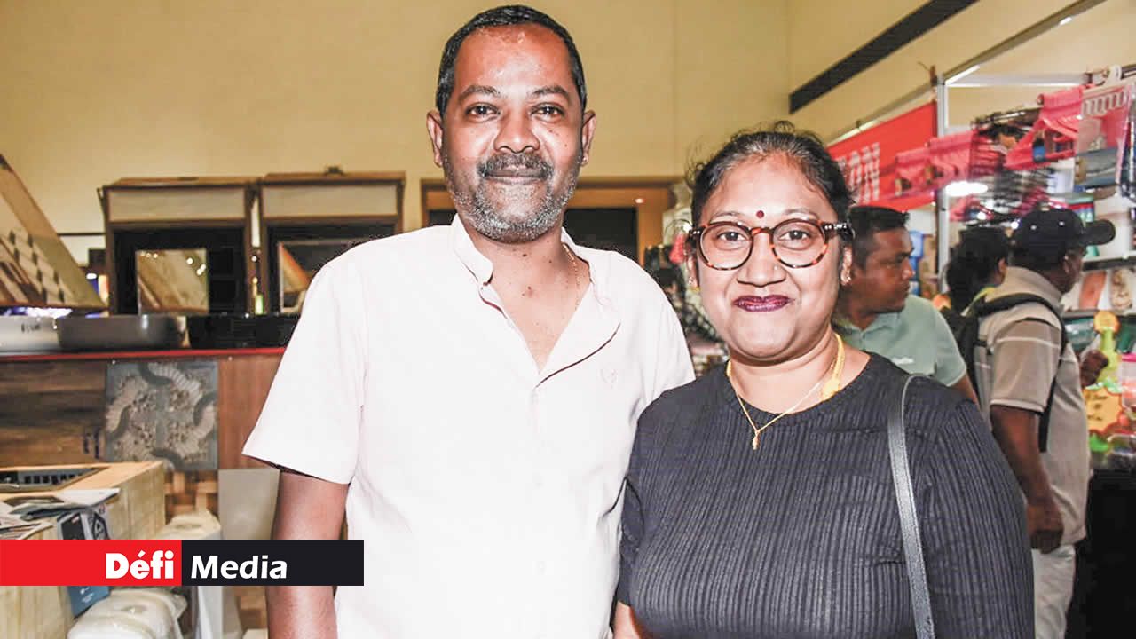 Urmila Saminathen et son époux Seevayen ont visité le Salon en quête d’accessoires et d’équipements sanitaires pour rénover leur salle de bains.