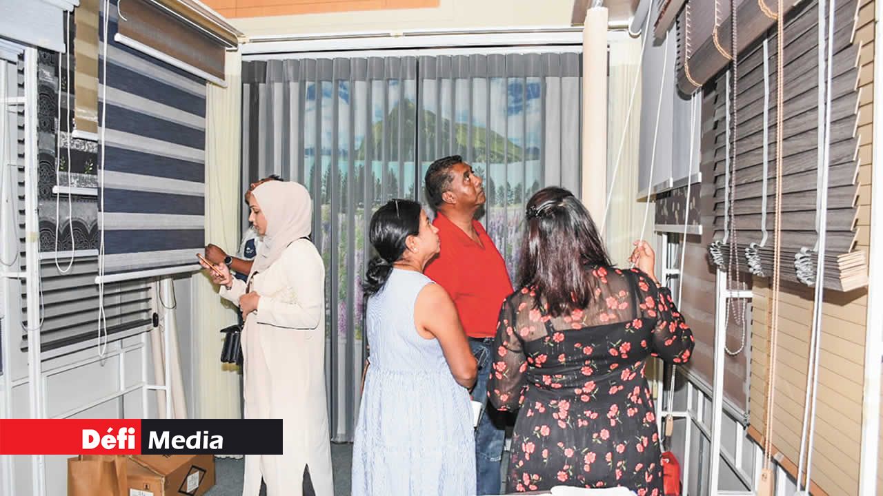 Weizxia Trading expose une gamme diversifiée de stores.