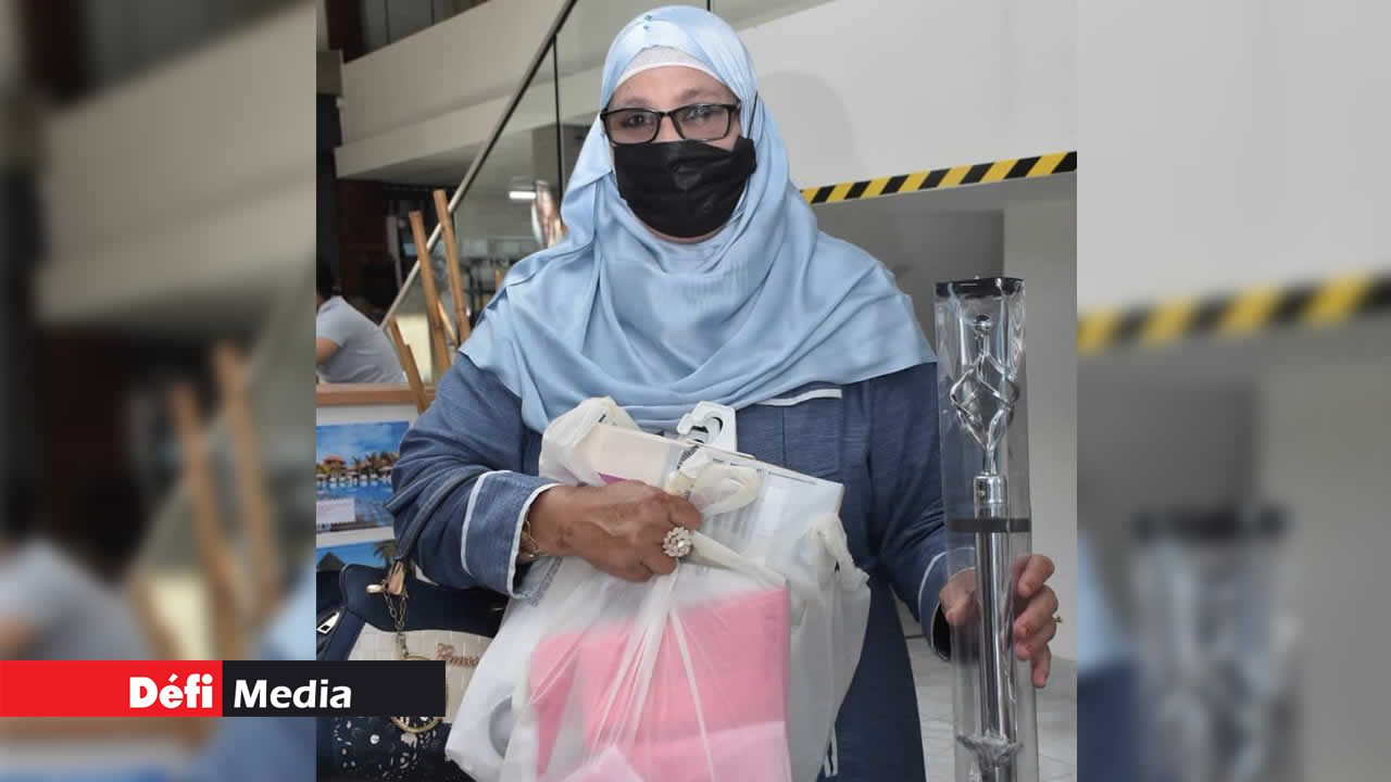 Soulma Abdool a acheté des rideaux et un rail extensible.