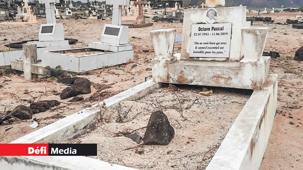 C’est en ce lieu que repose Octave Pascal, ancien vice-recteur du collège du Saint Esprit.