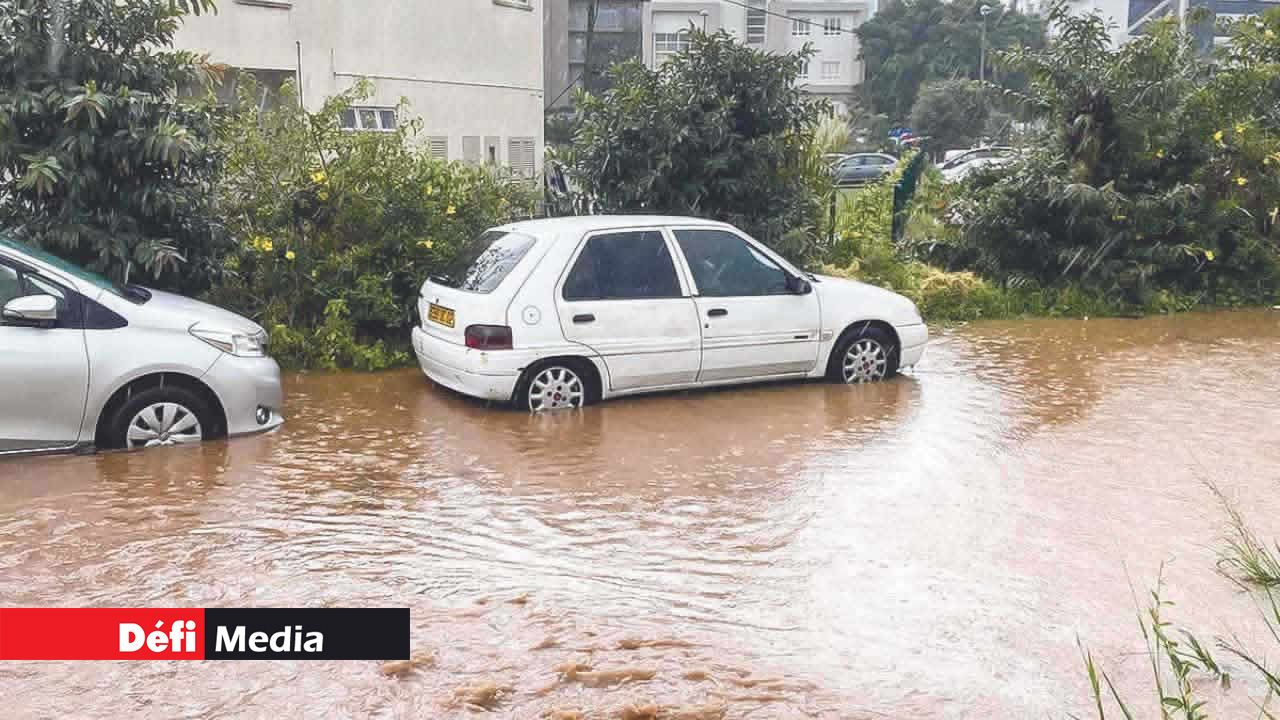Les pluies torrentielles ont provoqué une montée des eaux à Ébène.